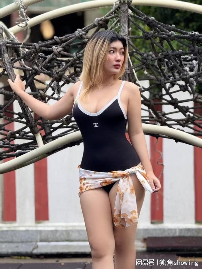 个性复古泳衣时尚少女的必备单品！